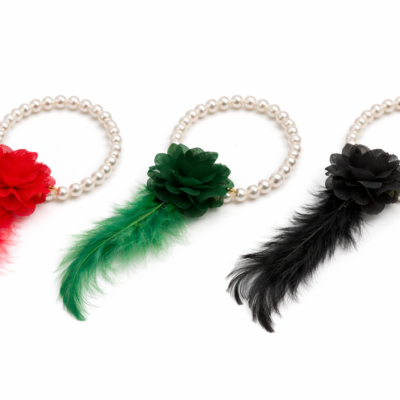 Armbändchen mit Perlen & Feder